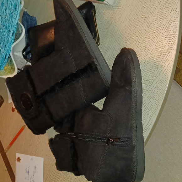 SOLD. - Picture 2 of 4